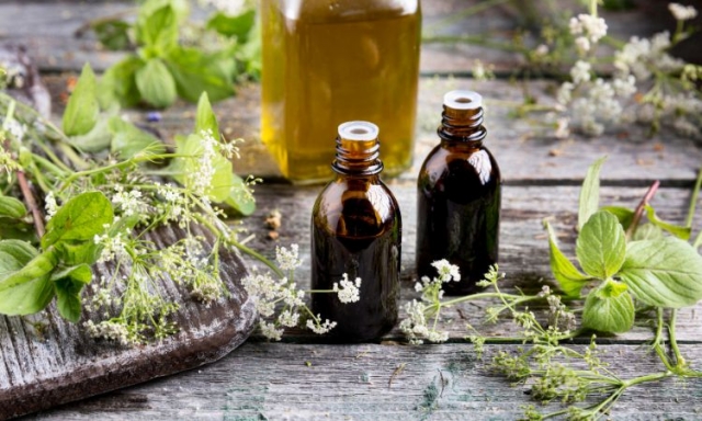 Bhringraj Hair Oil with Amla for Intense Hair Treatment
