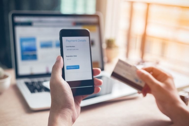 Choosing the Right Merchant Account Provider in the UK