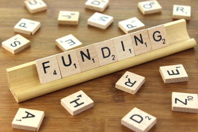Crowdfunding vs. Angel Investors: Choosing the Right Funding Path for Your SME