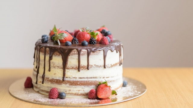 Try baby shower cake with getting online cake delivery in chennai