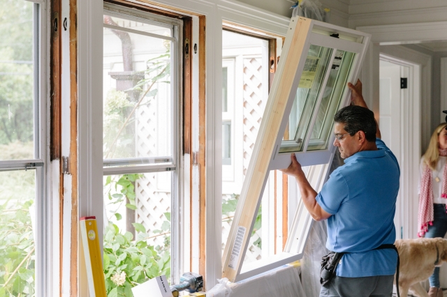 Mobile window screen repair service 
