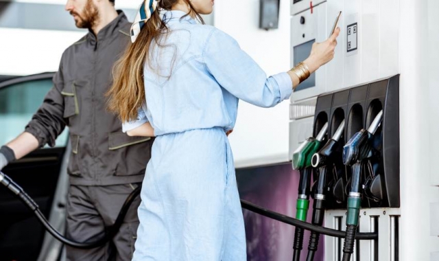 The Benefits of Gas Pump Toppers Advertising for Your Business