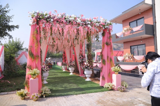 Unforgettable Weddings: Savor Your Special Day at a Gorgeous Gurgaon Farmhouse