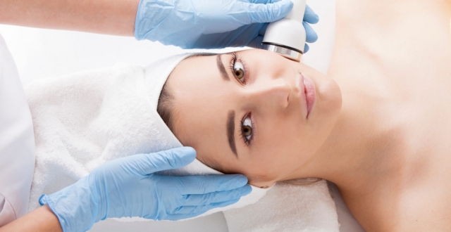 Most Effective Non Invasive Facial Treatments in 2024