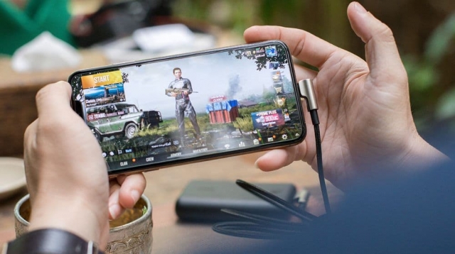 How big is the mobile gaming industry?