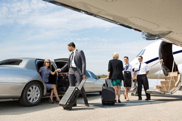 Why Do Luxury Airport Travelers Choose Limos