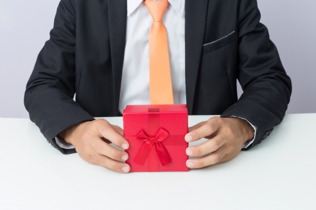 Cool Corporate Gifts: How To Choose the Right Corporate Gift