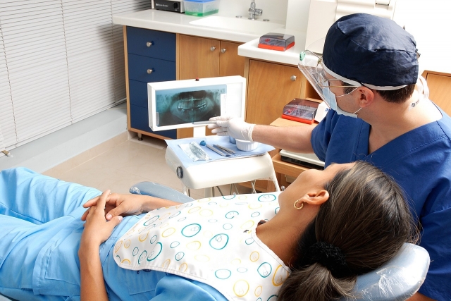 How to Choose Between a General Dentist and a Pediatric Dentist in Denver?