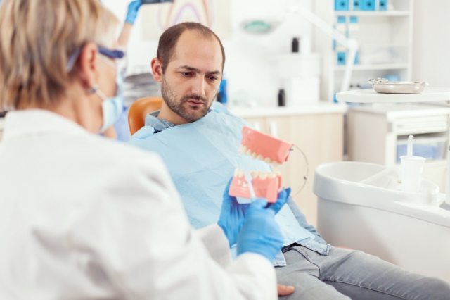 Oral Surgeon's Guide: Recovery Tips After Tooth Extractions