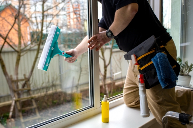 Top window cleaning services: brighten up