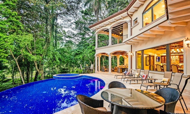 10 Top Luxury Vacation Rentals Costa Rica for Your Dream Getaway