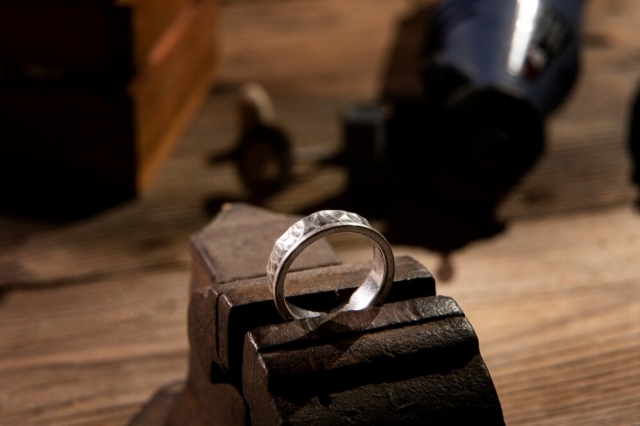 Exploring the Different Types of Mens Wedding Bands