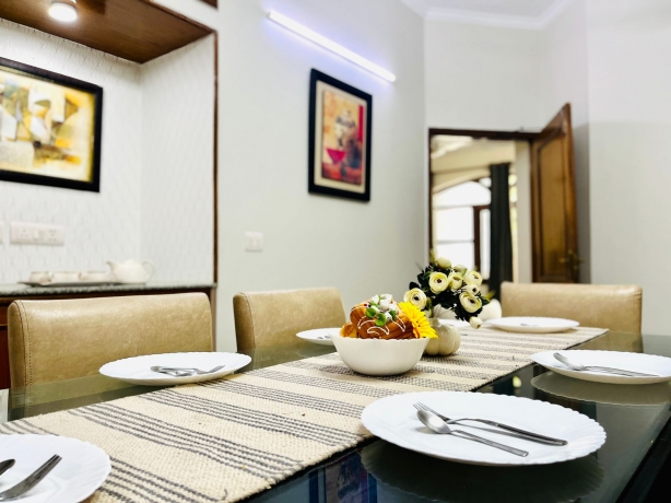 Travelers can stay in delightful and cozy service apartments in Hyderabad. 