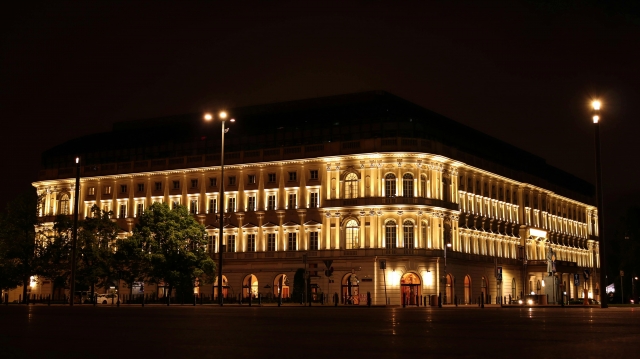 Commercial Outdoor Lighting Contractors: Your Guide to Professional Exterior Lighting Solutions