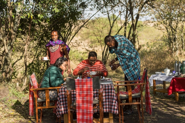 lunch during kenya safari