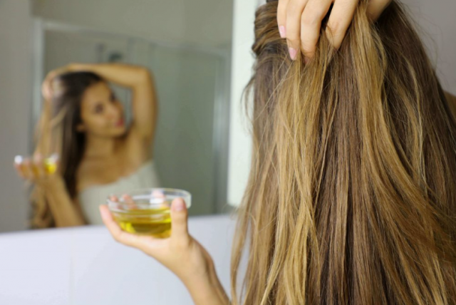 Rosemary Oil: A Natural Solution for Hair Growth and Hair Loss Prevention