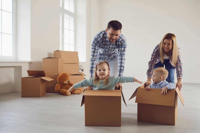 How to Manage Last-Minute Moving Details With Children