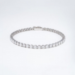 Create a Signature Look with a White Gold Round Diamond Tennis Bracelet