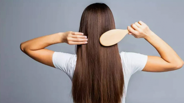 The Power of Rosemary Oil for Hair: Benefits and Application Tips