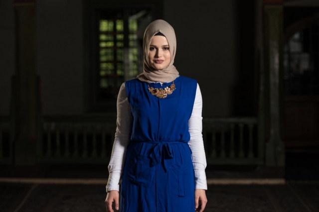 Latest Ladies Winter Scarves & Abayas