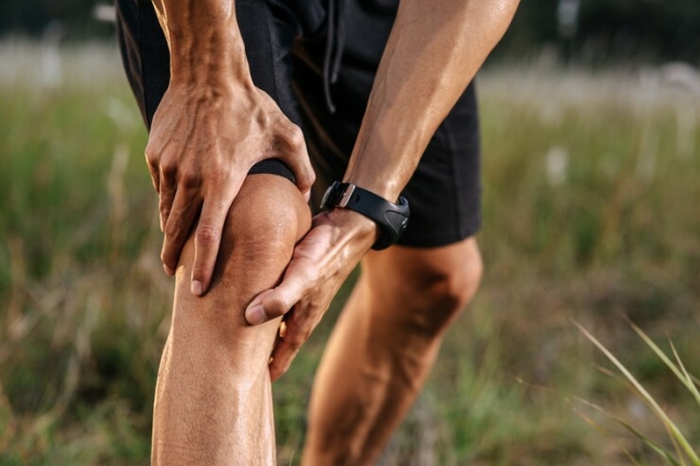 When to See a Doctor for Joint Pain: Key Warning Signs