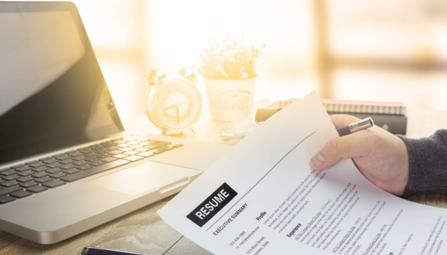 HOW TO WRITE A CV?