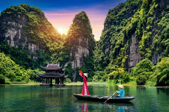 Savoring Vietnam: Best Coffee Shops to Visit with a Vietnam Tour Package