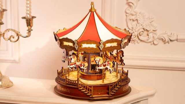 Rolife Classic Carousel: A Elegant Music Box