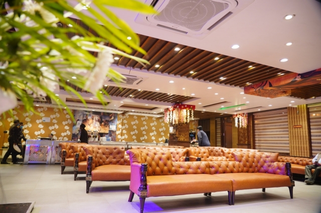 Wedding Banquet Halls With Outdoor And Indoor Options