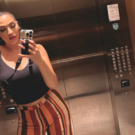 How to Style Your iPhone Case with a Strap for Fashion and Functionality