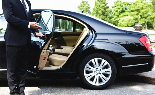 Professional Toronto Airport Limo Services: They Know What Passengers Wish