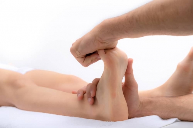 How Manual Osteopathy Can Help Improve Posture and Mobility