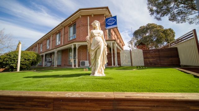 What Are the Best Accommodation Options with Secured Parking in Queanbeyan?