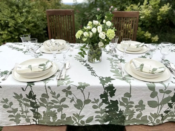 How Can a Tablecloth Be Made to Fit Any Event