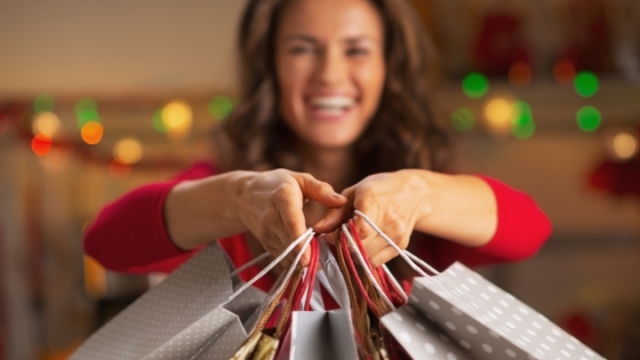 Spread Holiday Cheer with Bulk Christmas Gift Bags: Affordable and Stylish Options