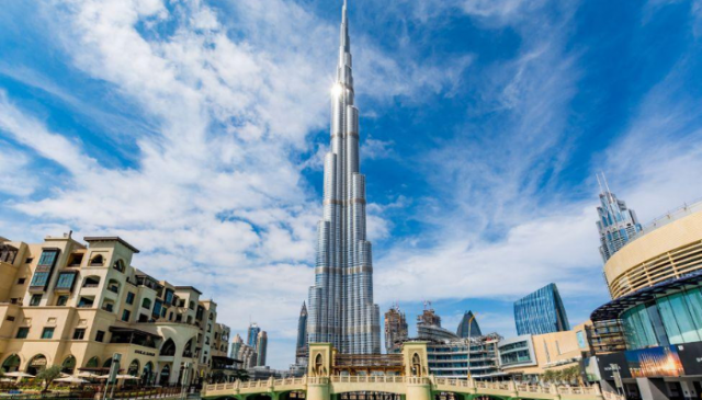 Discovering the Wonders of the Burj Khalifa in Dubai