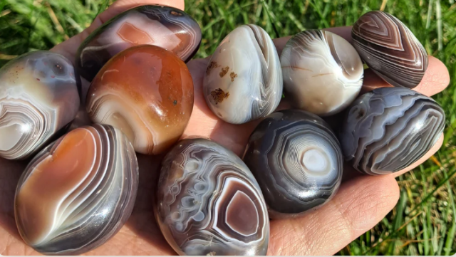 Agate Stone: Unveiling the Elegance of Earth's Natural Artwork