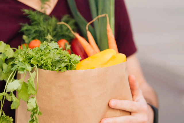 Why Online Grocery Shopping is Increasing in Popularity