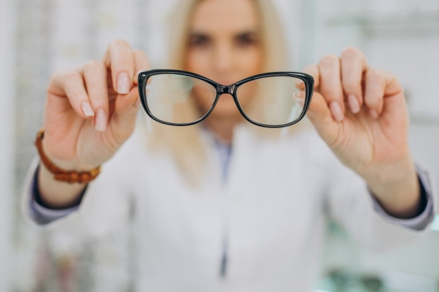 New to Glasses? Here’s What to Expect