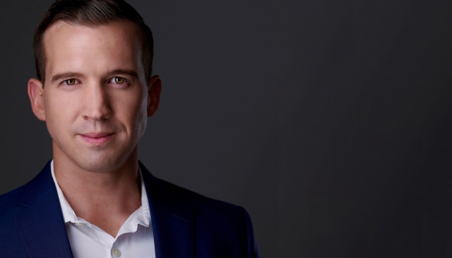Elevate Your Professional Image: Why Corporate Headshots in NYC Are a Must in 2025