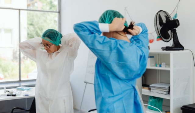 difference between surgical scrubs and medical scrubs?