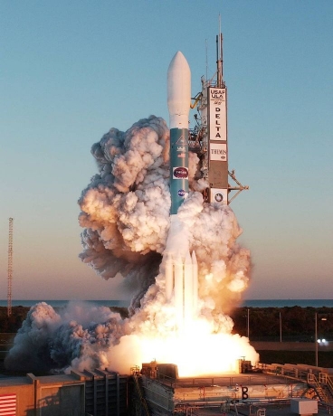 SpaceX Starship Test Ends in Mid-Air Failure, Diverts Flights and Sparks Debate