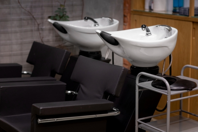 Explore the Best Salon Suites in Woodstock Designed for Independent Beauty Professionals