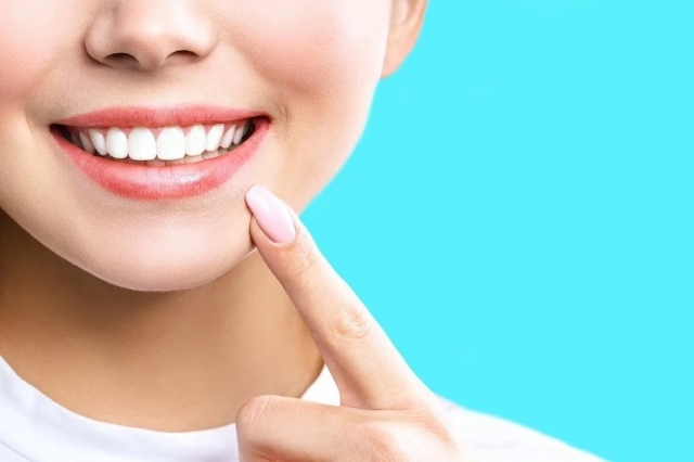 6 Strong Reasons to Choose Teeth Whitening and Brighten Your Smile