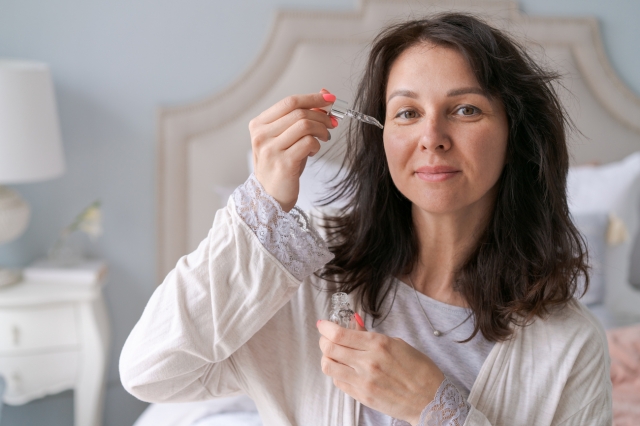 Exploring the Benefits of Hormone Replacement Therapy for Slowing Biological Aging