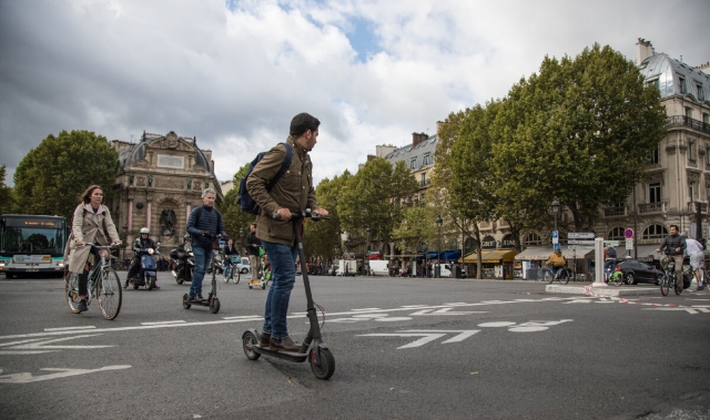 The Evolution of Urban Mobility in Canada: E-Scooters Take the Lead