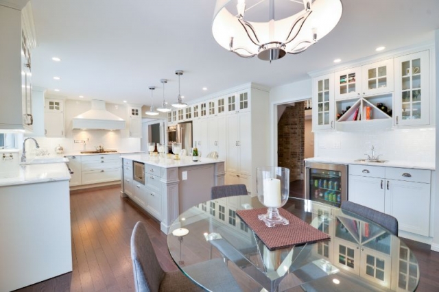 Kitchen Contractors in West Kelowna: Crafting Your Dream Kitchen