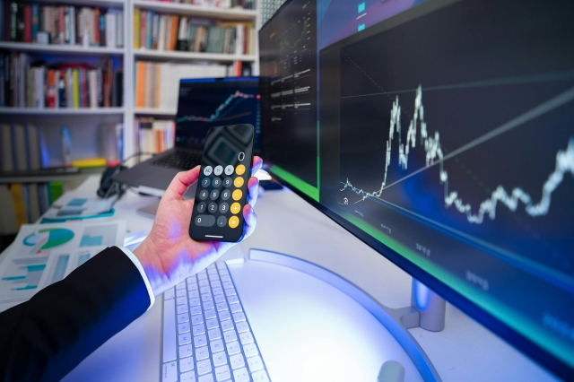 How to Maximize Your Options Trading Success with an Options Calculator