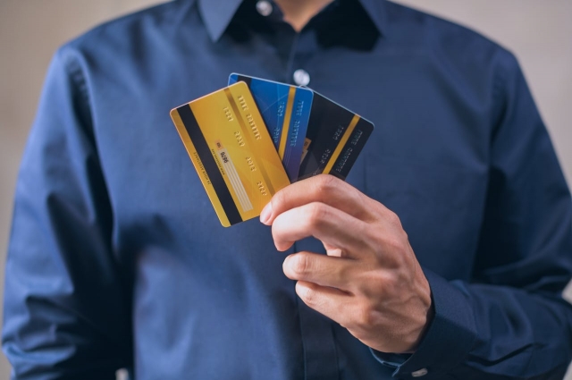 7 Things to Know Before Getting Your First Credit Card: A Clear and Confident Guide