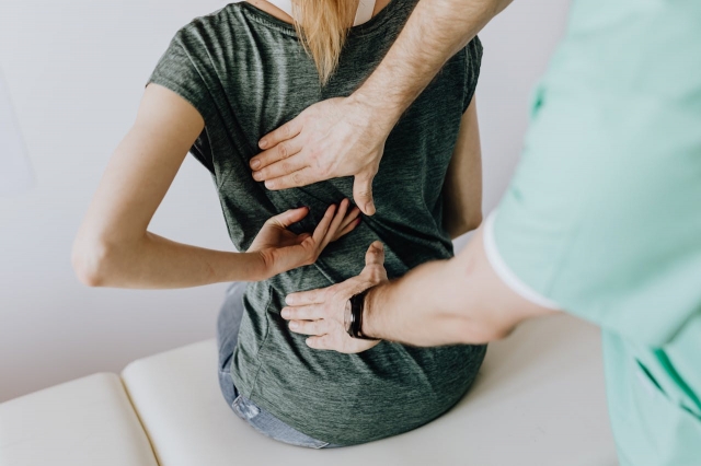 5 Signs You Should Visit a Chiropractor